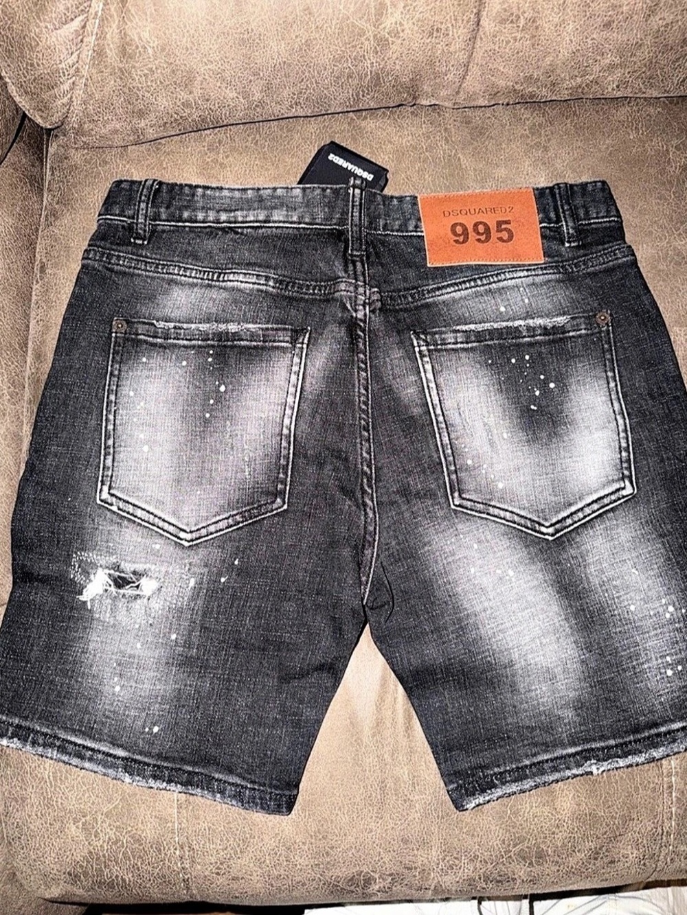 Dsquared2 995 Men's Distressed Denim Shorts Waist 33 NWT - Picture 2 of 4